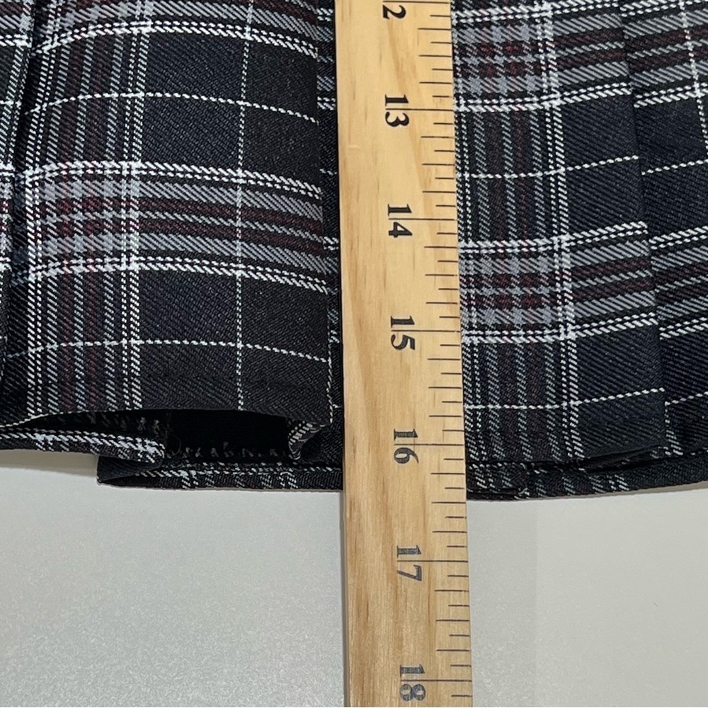 Juniors Plaid Pleated High Waist Mini Skirt w/ Built-In Shorts Black Grey Red XL - Picture 6 of 7